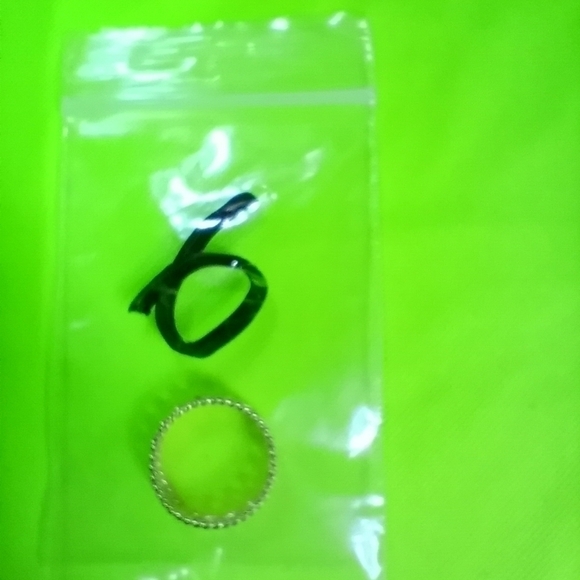 Goldtone filigree DNA spiral band ring size 6 - Picture 3 of 4